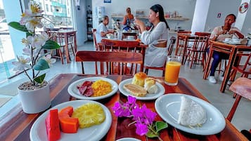 Dagelijks ontbijtbuffet inbegrepen