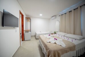 Basic Triple Room | Free WiFi, bed sheets