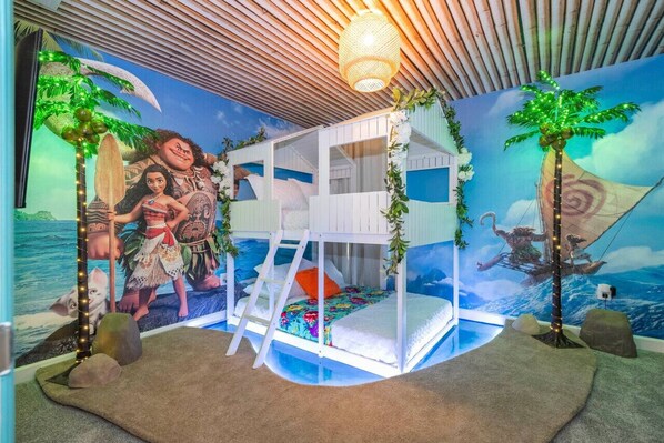 9 bedrooms, desk, iron/ironing board, travel crib