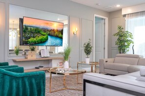 TV connectée, cheminée, jeux vidéo, baby-foot