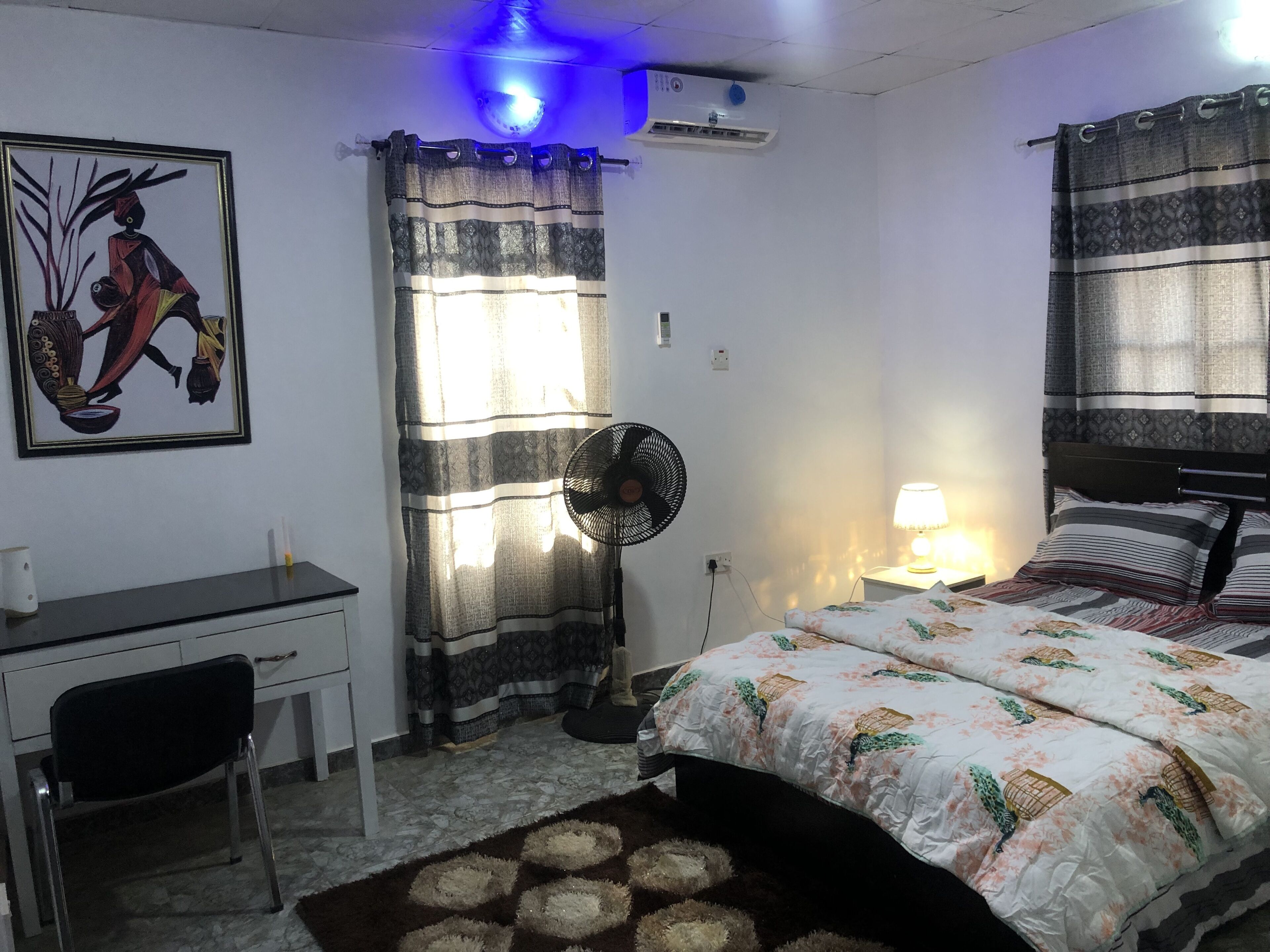 3 dormitoris, escriptori, wifi gratuïta i roba de llit 