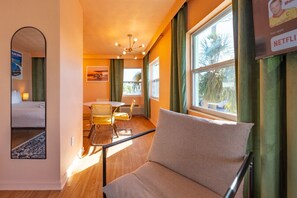 Interior - 2211 · 3 Min Walk -> Beach / Heated Pool / Free Parking (Clearwater)