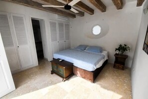3 chambres, fer et planche à repasser, accès au Wi-Fi (inclus)