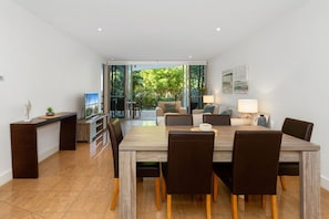 Apartment | Private kitchen | Fridge, microwave, oven, stovetop - Cotton Beach Resort (Casuarina)