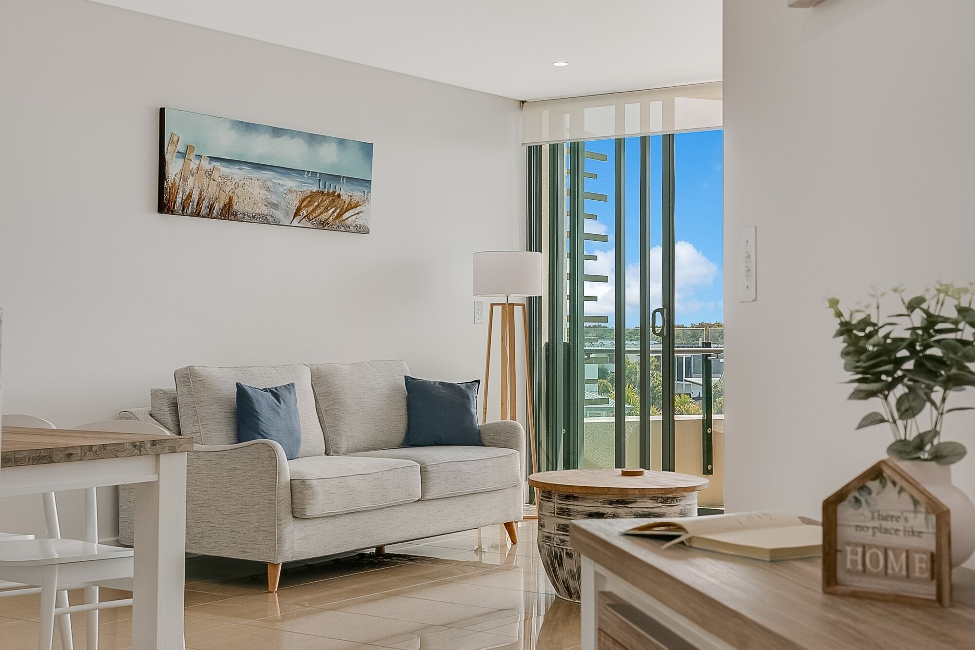 Superior Apartment | Living area | Flat-screen TV