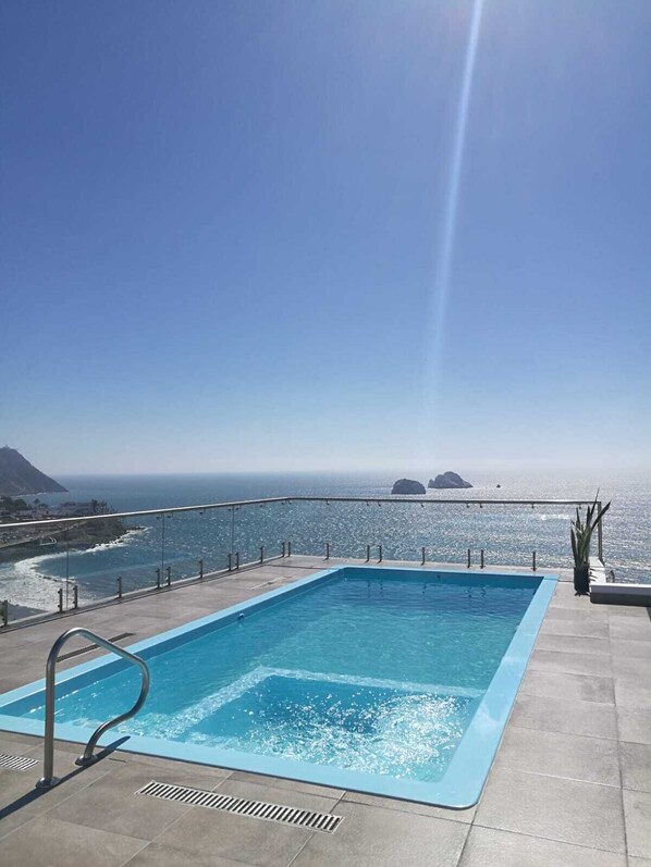 حمّام سباحة خارجي