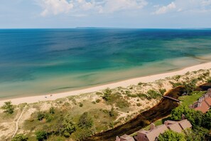 Una playa cerca