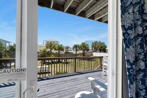 Interior - Charming w/Gulf Views | High-Speed Wifi, Bikes, Seasonal Beach Svc | Beach Getaways (Pensacola Beach)