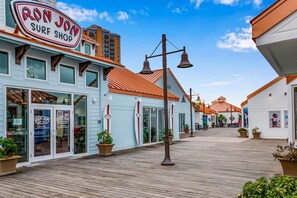 Exterior - Charming w/Gulf Views | High-Speed Wifi, Bikes, Seasonal Beach Svc | Beach Getaways (Pensacola Beach)