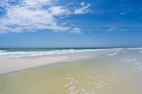 Bluetopia Blue Wahoos | Gulf Views | Seasonal Beach Svc | Beach Getaways