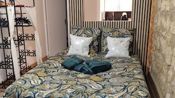 1 slaapkamer, een strijkplank/strijkijzer, gratis wifi, beddengoed