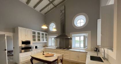 Villa HERDADE DA BOAVISTA: 1.000 sqm house just for YOU! Capacity: 20 guests.
