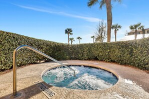 Outdoor spa tub - Beautiful Ocean Front Villa at King & Prince Resort! North Villas 187 with Full Resort Amenities (Saint Simons Island)