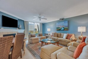 TV - Beautiful Ocean Front Villa at King & Prince Resort! North Villas 187 with Full Resort Amenities (Saint Simons Island)