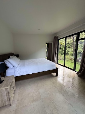 5 quartos, berço de viagem, Wi-Fi de cortesia, roupa de cama