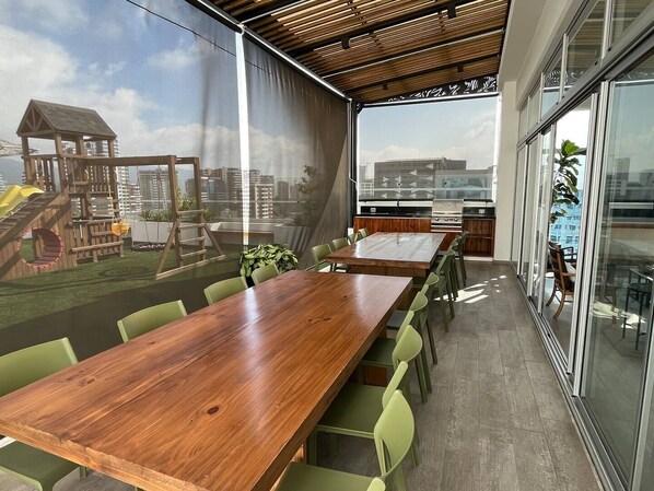 Outdoor dining