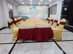 Tägliches Frühstücksbuffet (150 INR pro Person)