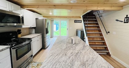 Grand Marais, MI: A stoneâs throw to hiking, ORV, & snowmobile trails!
