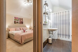 2 chambres, fer et planche à repasser