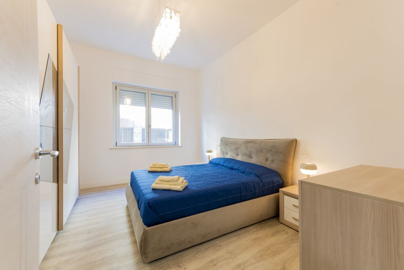 2 slaapkamers, een strijkplank/strijkijzer, internet