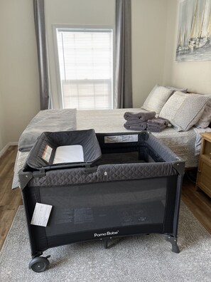 1 habitación, tabla de planchar con plancha, wifi gratis y ropa de cama 