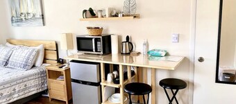 Cozy private guest suite for a maximum of 3 nights!!!