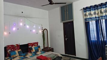 3 quartos, ferros/tábuas de passar roupa, Wi-Fi, roupa de cama