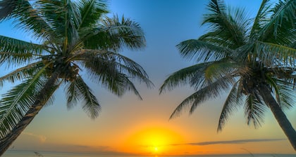 Luxury Oceanfront Beach House - all bedrooms have spectacular views - Sleeps 6+