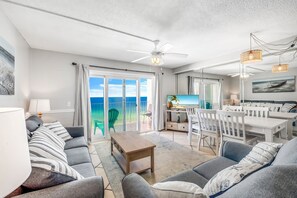 Smart TV - Beach Chair Setup Included! Beachfront Condo! Heated Pool! Tiki Bar! Hot Tub! (Panama City)