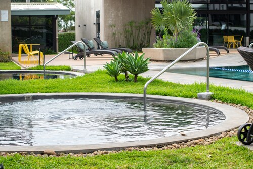 Casa Serena: Cozy 2BR Home with A/C & Fast Wi-Fi