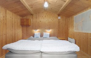 4 bedrooms, iron/ironing board, travel cot, free WiFi