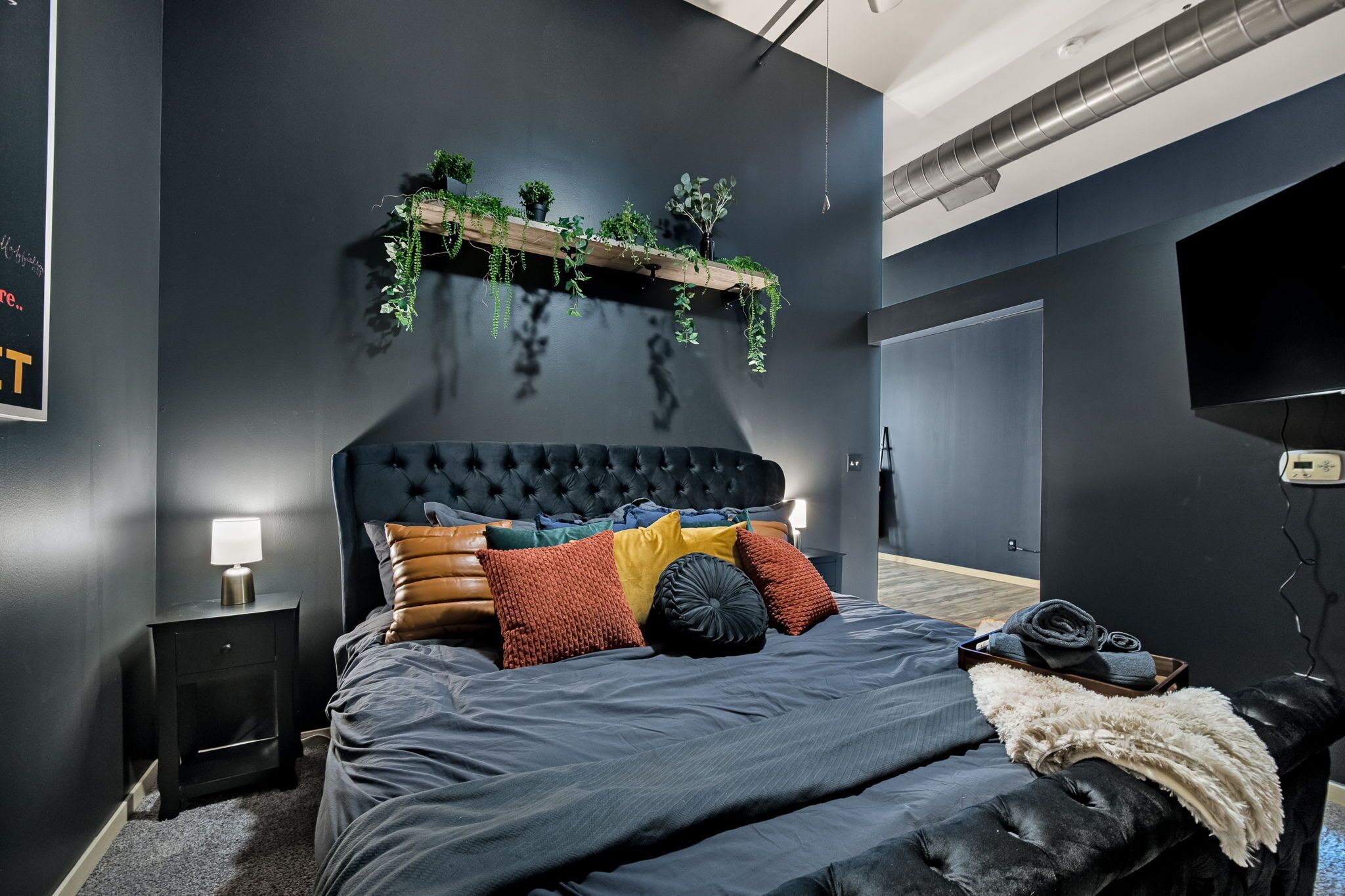 1 slaapkamer, een bureau, een strijkplank/strijkijzer, wifi