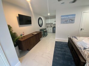 2 bedrooms, free WiFi, bed sheets - Tranquil Buck Island Views - Steps from the Beach (Christiansted)