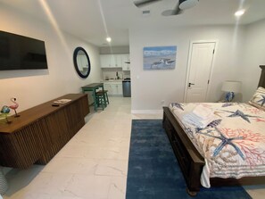 2 bedrooms, free WiFi, bed sheets - Tranquil Buck Island Views - Steps from the Beach (Christiansted)
