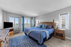 3 bedrooms, WiFi - Playing Hooky at Dolphin Run - Oceanfront with POOL! (Virginia Beach)