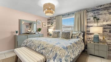 3 bedrooms, desk, iron/ironing board, travel crib