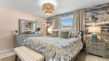 3 bedrooms, desk, travel crib, WiFi