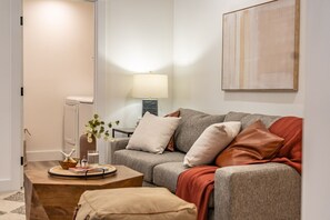 Smart TV, stereo, offices