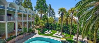 Iconia: Historic Mansion, Heated Pool, 9 Bedrooms