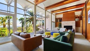 Smart TV, fireplace, video games