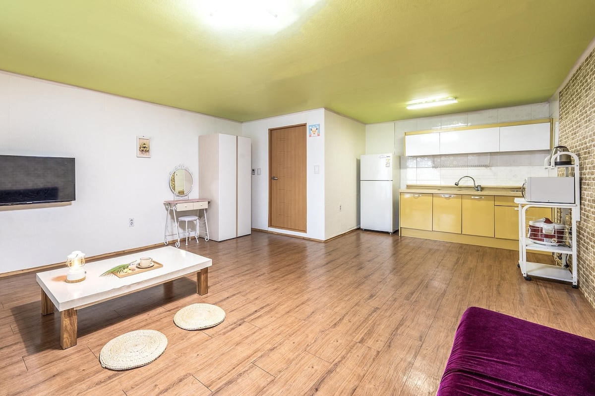 Eenvoudige kamer, 1 slaapkamer (sarang) | 1 slaapkamer, gratis wifi
