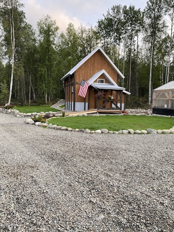 外観. Timberframe Cabin in the Alaskan Backcountry