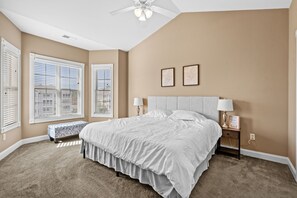 3 soverom, strykejern/-brett, wi-fi og sengetøy