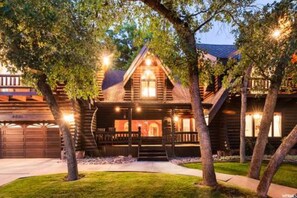 Exterior - Splinter Shack Ski Lodge in beautiful Ogden UT! Snowbasin only 20 mins away! (Ogden)