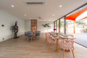 Exclusive Villa | In-room dining - Mystic Garden 8BR Private Pool Villa (Rawai)