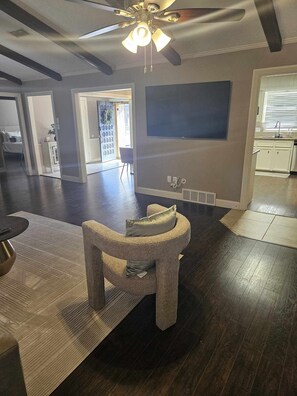 Interior - 3Bed/2 Ba - Huge Fenced yard - Fast Freeway Access (Lubbock)