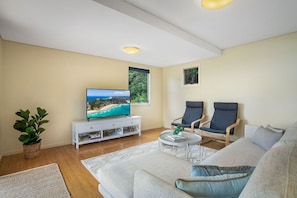 Smart TV - Relaxing views over Seven Mile Beach (Lennox Head)