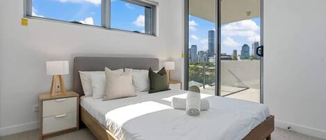 2 habitaciones, tabla de planchar con plancha, cuna de viaje y wifi