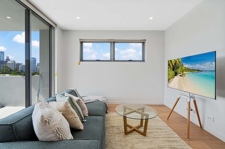 Roocrest | New 2br Apt W/ Free Parking & Netflix - Balmoral