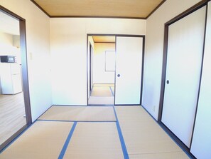 2 bedrooms, blackout curtains, free WiFi - Silk Village (Itako)